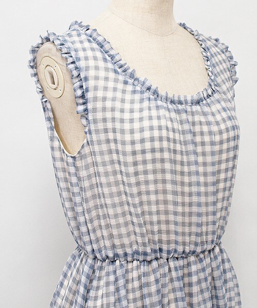 Clice de Paris（クリシェドゥパリス）の「ギンガムチェックマキシワンピース（ワンピース/ドレス・レディース・グレー/ネイビー/ブルー・ワンサイズ）」の4枚目の写真