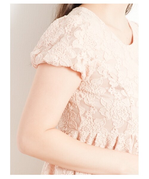 earth music&ecology（アースミュージックアンドエコロジー）の「レースギャザーワンピース（ワンピース・レディース・ピンクベージュ/ブラック/アイボリー・M/S）」の6枚目の写真