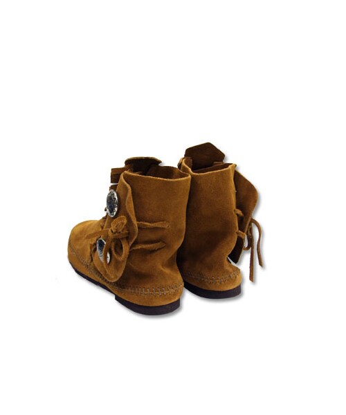 Minnetonka（ミネトンカ）の「【MINNETONKA/ミネトンカ】ダブルボタンスエードショートブーツ●メール便不可●（ブーツ・レディース・ブラック/ブラウン・8(L)/9(LL)/6(S)/7(M)）」の8枚目の写真