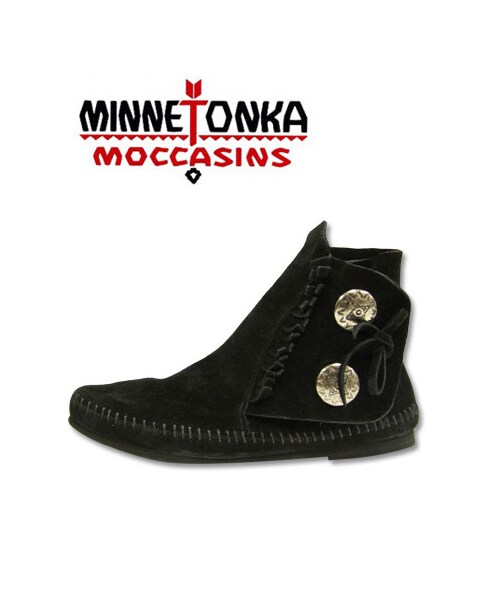 Minnetonka（ミネトンカ）の「【MINNETONKA/ミネトンカ】ダブルボタンスエードショートブーツ●メール便不可●（ブーツ・レディース・ブラック/ブラウン・8(L)/9(LL)/6(S)/7(M)）」の4枚目の写真