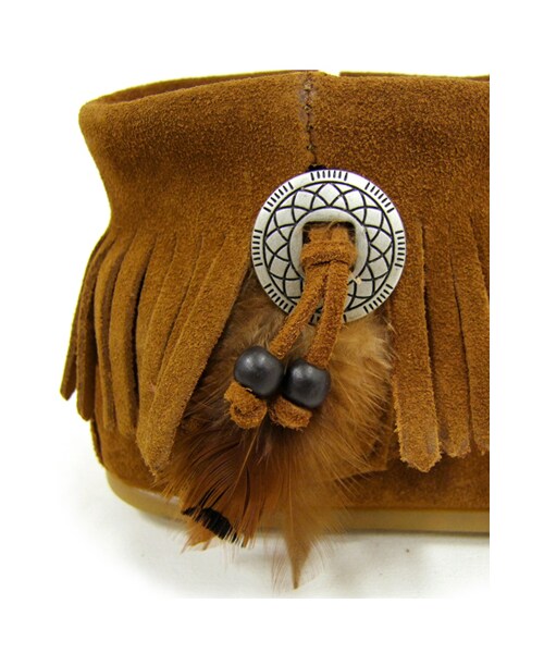 Minnetonka（ミネトンカ）の「【MINNETONKA】コンチョフェザースエードフリンジショートブーツ●メール便不可●（ブーツ・レディース・トープ/ブラック/ブラウン・8(L)/9(LL)/6(S)/7(M)）」の9枚目の写真