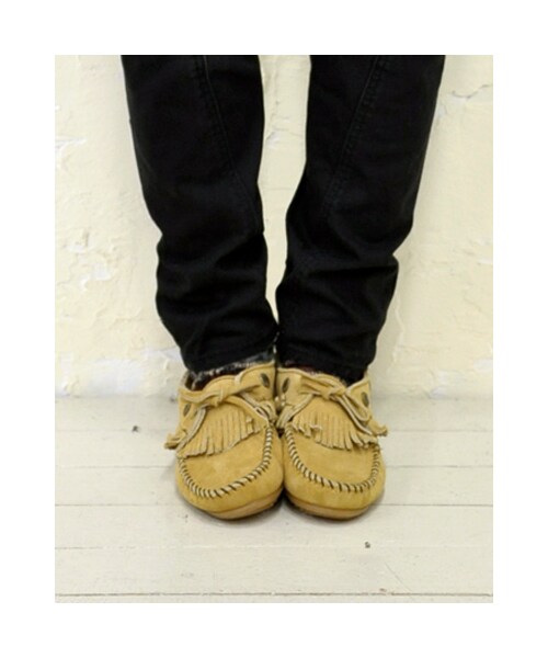Minnetonka（ミネトンカ）の「【MINNETONKA】スタッズ付ミニフリンジスエードモカシンシューズ●メール便不可●（ブーツ・レディース・ブラック/ブラウン/ダスティーブラウン・S(6)/L(8)/LL(9)/M(7)）」の3枚目の写真