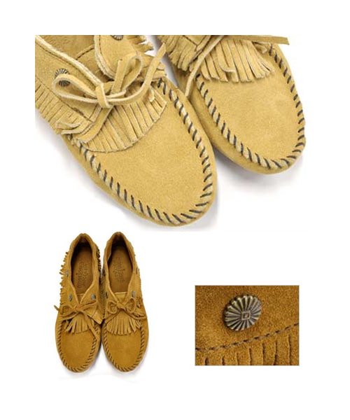 Minnetonka（ミネトンカ）の「【MINNETONKA】スタッズ付ミニフリンジスエードモカシンシューズ●メール便不可●（ブーツ・レディース・ブラック/ブラウン/ダスティーブラウン・S(6)/L(8)/LL(9)/M(7)）」の7枚目の写真
