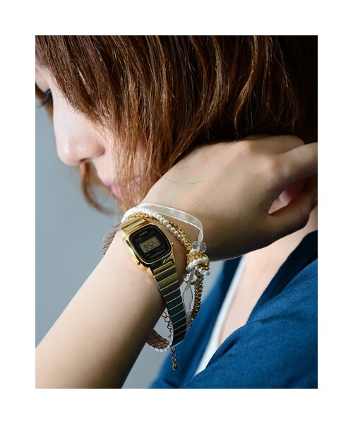 CASIO（カシオ）の「【casio/カシオ】スタンダードデジタルブレスウォッチ（腕時計・レディース・ゴールド・フリー）」の2枚目の写真