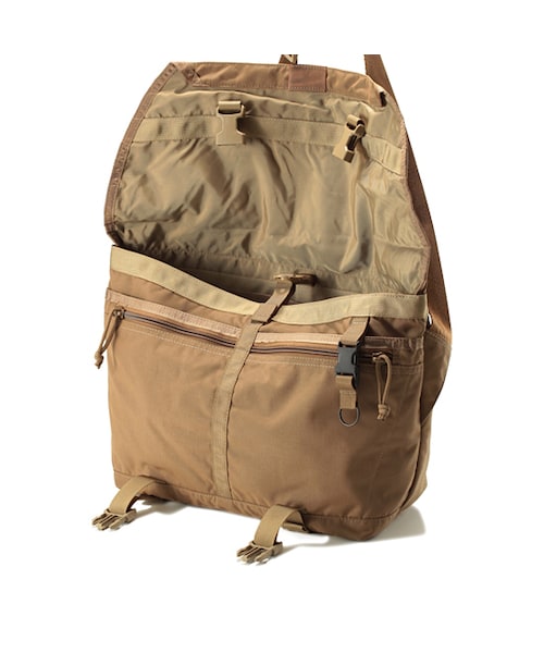 BRIEFING（ブリーフィング）の「FLIGHT LIGHT MESSENGER（）」 - WEAR