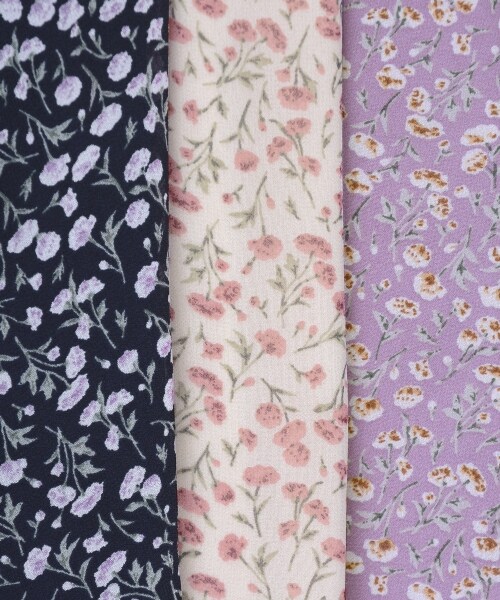MAJESTIC LEGON（マジェスティックレゴン）の「【予約商品】プチフラワーハイネックワンピース（ワンピース/ドレス・レディース・ラベンダー柄/アイボリー柄/ネイビー柄・S/M）」の11枚目の写真