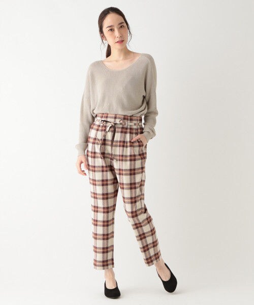 studio CLIP（スタディオクリップ）の「起毛チェックウエストリボンテーパードパンツ（パンツ・オフホワイト/チャコール/ネイビー）」の4枚目の写真