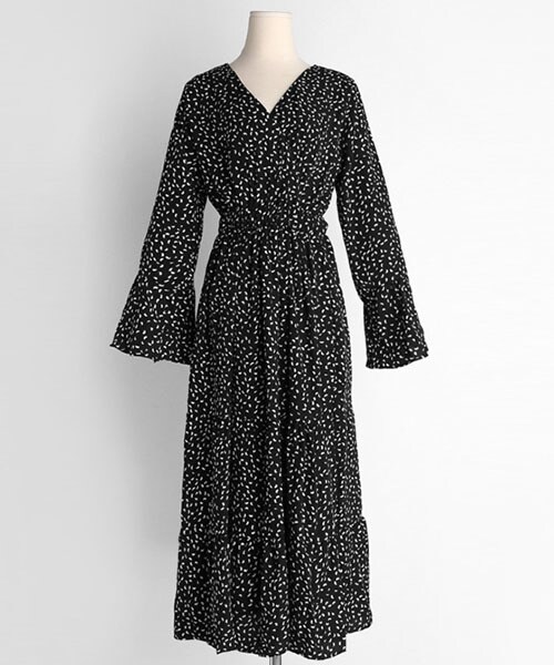 DHOLIC（ディーホリック）の「ベルスリーブVネックパターンワンピース（ワンピース・レディース・ブラウン/ブラック・FREE）」の2枚目の写真