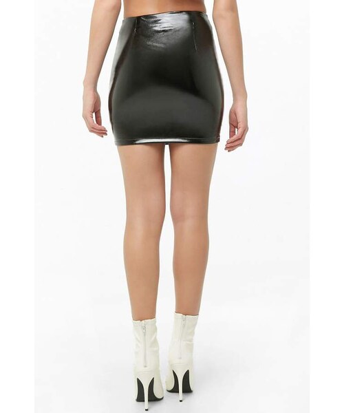 FOREVER 21(フォーエバー トゥエンティーワン)の「Forever 21 Vinyl Moto Mini Skirt(スカート・レディース・Black・Medium/Large/Small)」の4枚目の写真