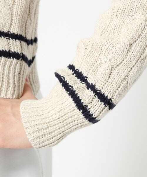 A part by(アパートバイ)の「3GCLケーブルラインVネック8分袖(トップス・レディース・ブラック/ホワイト/ナチュラル・L/M)」の10枚目の写真