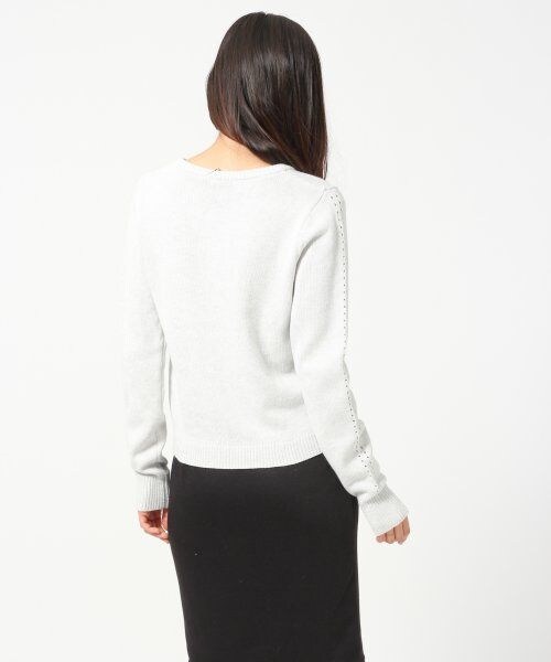 turno jeana（トゥールノジーナ）の「ビジューシシュウプルオーバー（トップス・レディース・ベージュ/ライトグレー/ホワイト・FREE）」の5枚目の写真