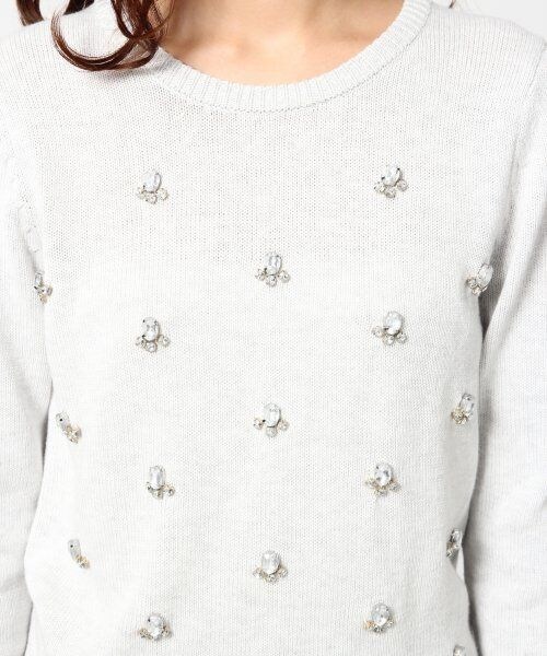 turno jeana（トゥールノジーナ）の「ビジューシシュウプルオーバー（トップス・レディース・ベージュ/ライトグレー/ホワイト・FREE）」の7枚目の写真