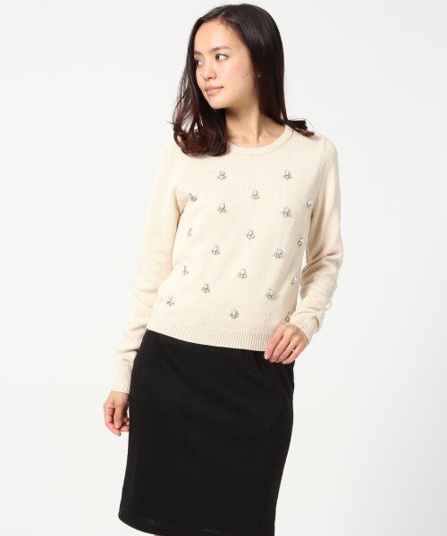 turno jeana（トゥールノジーナ）の「ビジューシシュウプルオーバー（トップス・レディース・ベージュ/ライトグレー/ホワイト・FREE）」の3枚目の写真