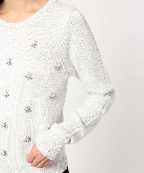 turno jeana（トゥールノジーナ）の「ビジューシシュウプルオーバー（トップス・レディース・ベージュ/ライトグレー/ホワイト・FREE）」の9枚目の写真