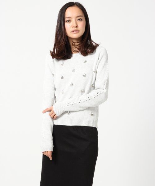 turno jeana（トゥールノジーナ）の「ビジューシシュウプルオーバー（トップス・レディース・ベージュ/ライトグレー/ホワイト・FREE）」の2枚目の写真