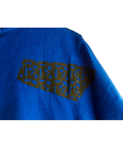 takuroh shirafuji（タクロウシラフジ）の「takuroh shirafuji YES,  Remake Blue T-shirts(One off)（Tシャツ/カットソー・レディース・その他）」の4枚目の写真