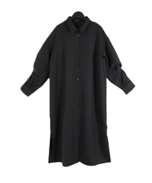 STYLEBLOCK（スタイルブロック）の「ツイストスリーブワンピース（ワンピース・レディース・ホワイト/ライトベージュ/オレンジ/ネイビー/ブラック・M）」の2枚目の写真