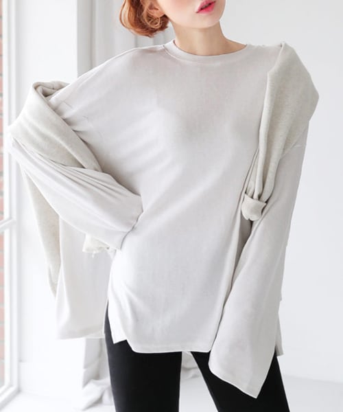 DHOLIC(ディーホリック)の「ボクシーサイドスリットヘムTシャツ(Tシャツ/カットソー・レディース・ホワイト/ベージュ/ブラック・FREE)」の1枚目の写真