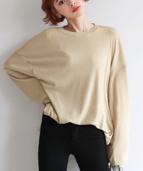 DHOLIC(ディーホリック)の「ボクシーサイドスリットヘムTシャツ(Tシャツ/カットソー・レディース・ホワイト/ベージュ/ブラック・FREE)」の3枚目の写真