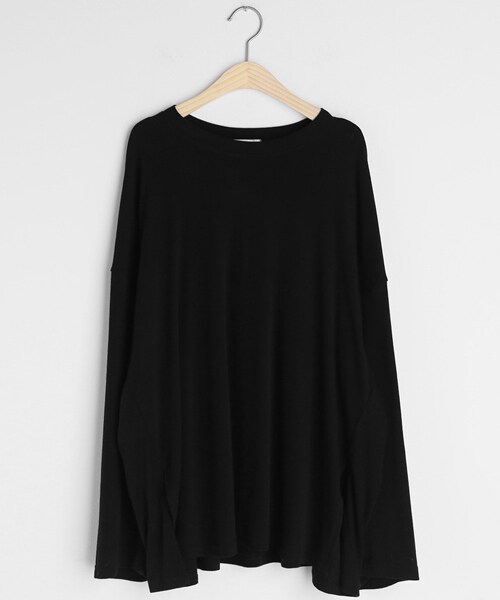 DHOLIC(ディーホリック)の「ボクシーサイドスリットヘムTシャツ(Tシャツ/カットソー・レディース・ホワイト/ベージュ/ブラック・FREE)」の2枚目の写真