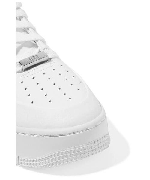 NIKE(ナイキ)の「Nike - Nike Air Force 1 Sage Textured-leather Sneakers - White(スニーカー・レディース・White・Us10/Us10.5/Us11/Us7.5)」の2枚目の写真