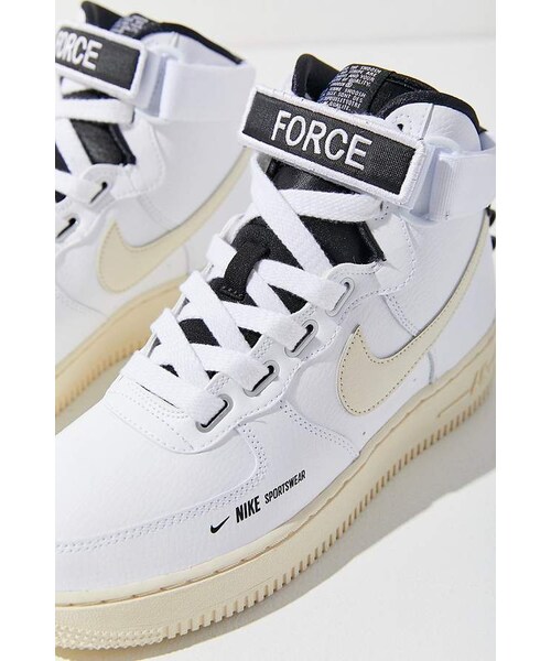 NIKE(ナイキ)の「Nike Air Force 1 High Utility Sneaker(スニーカー・レディース・White・5/6/7.5)」の4枚目の写真