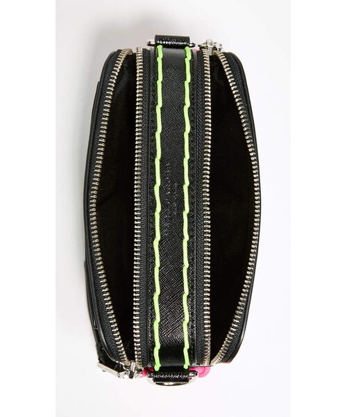 MARC JACOBS（マークジェイコブス）の「Marc Jacobs Snapshot Whipstitch Camera Bag（ショルダーバッグ・レディース・Black・One Size）」の3枚目の写真