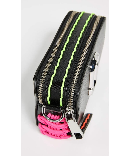 MARC JACOBS（マークジェイコブス）の「Marc Jacobs Snapshot Whipstitch Camera Bag（ショルダーバッグ・レディース・Black・One Size）」の5枚目の写真