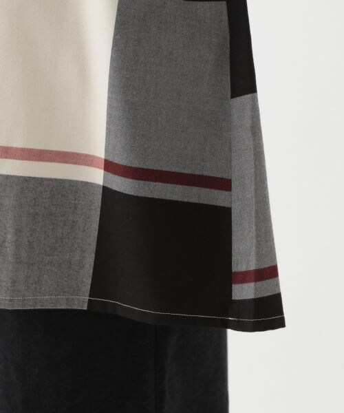 studio CLIP（スタディオクリップ）の「TRビッグチェックチュニック（ワンピース/ドレス・オフホワイト/レッド/ネイビー）」の13枚目の写真