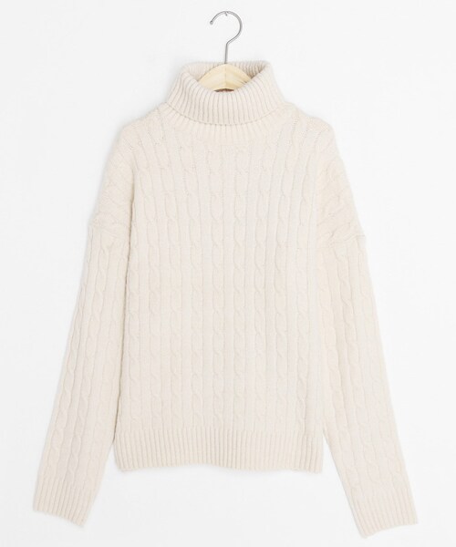 DHOLIC（ディーホリック）の「タートルネックケーブルニット（ニット/セーター・レディース・ブルー/ベージュ/ピンク/ホワイト/レッド・FREE）」の2枚目の写真