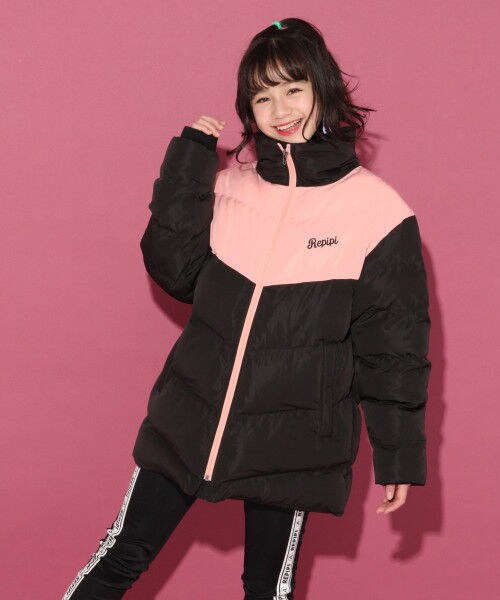 repipi armario（レピピ アルマリオ）の「シェブロンキリカエAダウン