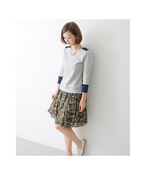 URBAN RESEARCH DOORS（アーバンリサーチドアーズ）の「カモフラギャザースカート（スカート・レディース・カーキ/ブラウン・one）」の4枚目の写真