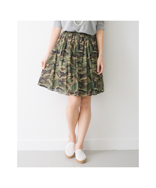 URBAN RESEARCH DOORS（アーバンリサーチドアーズ）の「カモフラギャザースカート（スカート・レディース・カーキ/ブラウン・one）」の3枚目の写真