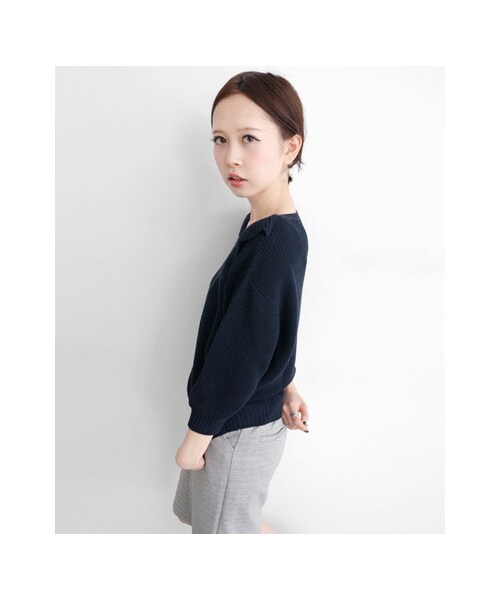 KBF(ケイビーエフ)の「フリル付ニット(トップス・レディース・ネイビー/オフホワイト/ブルー/ライトグレー・one)」の13枚目の写真