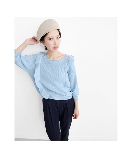 KBF(ケイビーエフ)の「フリル付ニット(トップス・レディース・ネイビー/オフホワイト/ブルー/ライトグレー・one)」の15枚目の写真