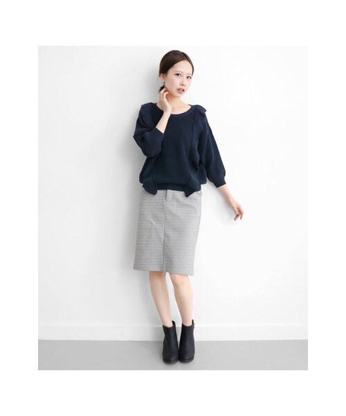 KBF(ケイビーエフ)の「フリル付ニット(トップス・レディース・ネイビー/オフホワイト/ブルー/ライトグレー・one)」の11枚目の写真