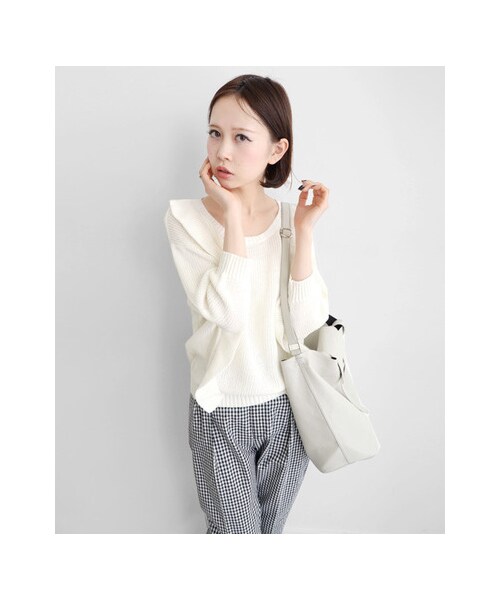 KBF(ケイビーエフ)の「フリル付ニット(トップス・レディース・ネイビー/オフホワイト/ブルー/ライトグレー・one)」の10枚目の写真