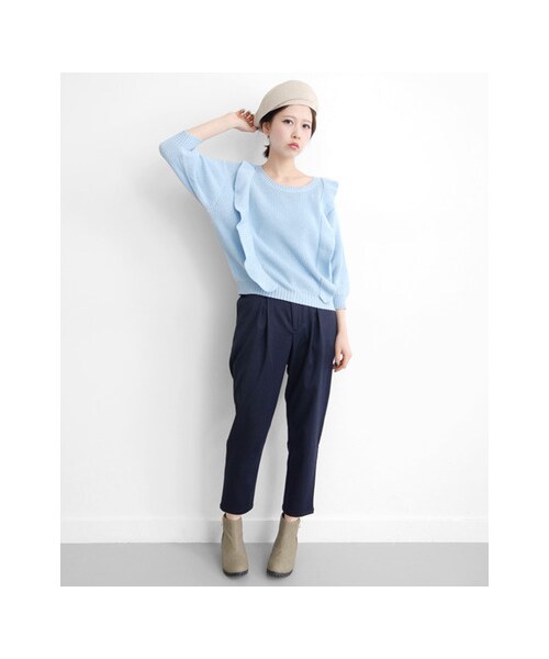 KBF(ケイビーエフ)の「フリル付ニット(トップス・レディース・ネイビー/オフホワイト/ブルー/ライトグレー・one)」の14枚目の写真