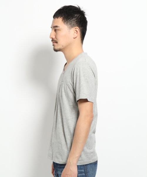 GLOBAL WORK（グローバルワーク）の「スーピマテンジクＵネックＴ（トップス・メンズ・ブルー85/ホワイト05/ブラック09/グリーン72/グレー15・Ｌ/Ｍ/Ｓ/ＸＬ）」の6枚目の写真