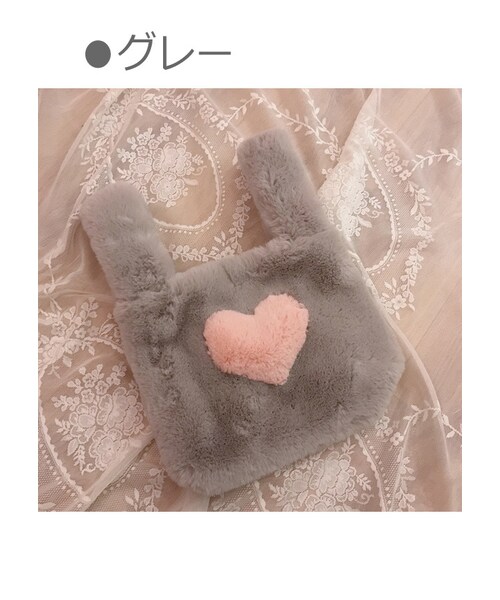 Bobon21（ボボンニジュウイチ）の「ハートファーバッグ-全4色-（ショルダーバッグ・レディース・ベージュ/グレー/ブラウン/ピンク・Free）」の2枚目の写真