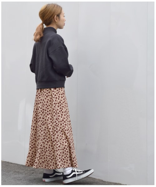 w closet(ダブルクローゼット)の「花柄プリントマーメイドスカート(スカート・レディース・オフホワイト/ベージュ/ブラック・FREE)」の20枚目の写真