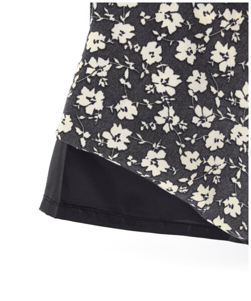 w closet(ダブルクローゼット)の「花柄プリントマーメイドスカート(スカート・レディース・オフホワイト/ベージュ/ブラック・FREE)」の11枚目の写真