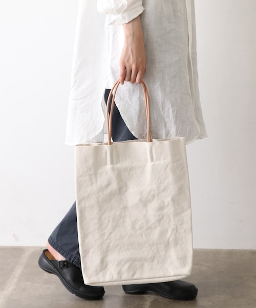 amiacalva（アミアカルヴァ）の「amiacalva paper bag (T)（）」 - WEAR