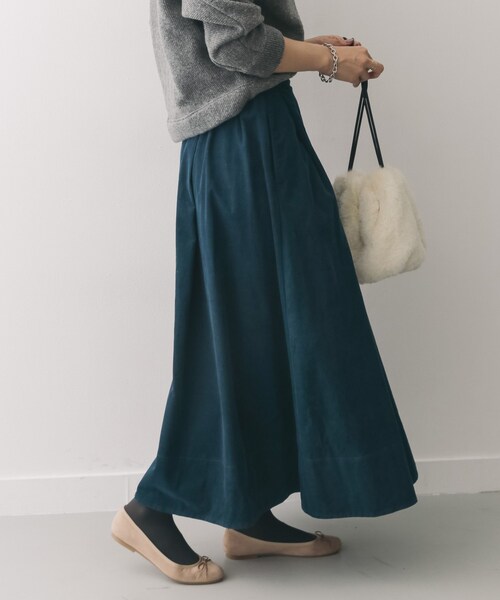 URBAN RESEARCH DOORS(アーバンリサーチドアーズ)の「コーデュロイロングフレアスカート(スカート・レディース・CAMEL/BLUE GREEN/GREGE・one)」の8枚目の写真
