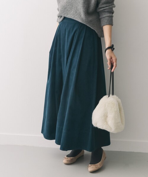 URBAN RESEARCH DOORS(アーバンリサーチドアーズ)の「コーデュロイロングフレアスカート(スカート・レディース・CAMEL/BLUE GREEN/GREGE・one)」の2枚目の写真