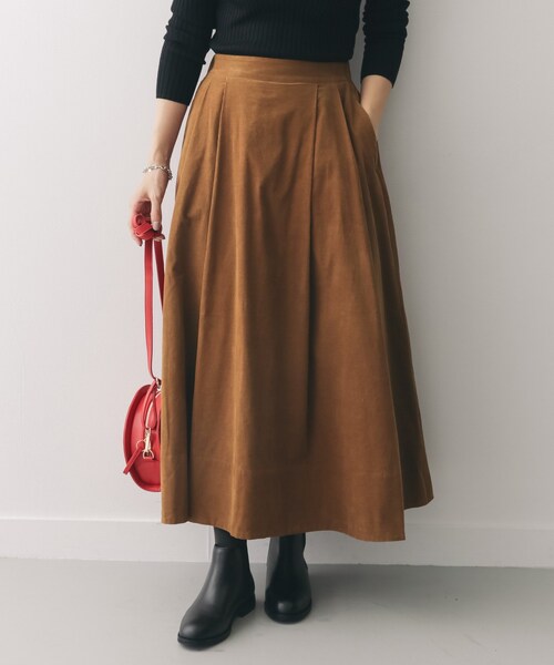 URBAN RESEARCH DOORS(アーバンリサーチドアーズ)の「コーデュロイロングフレアスカート(スカート・レディース・CAMEL/BLUE GREEN/GREGE・one)」の1枚目の写真