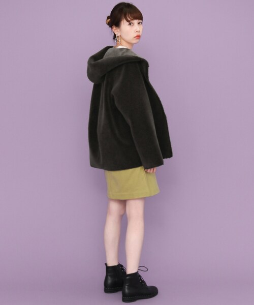 KBF（ケイビーエフ）の「リバーシブルムートンフードジャケット（ジャケット/アウター・レディース・BEIGE/OFF/CHARCOAL・one）」の10枚目の写真