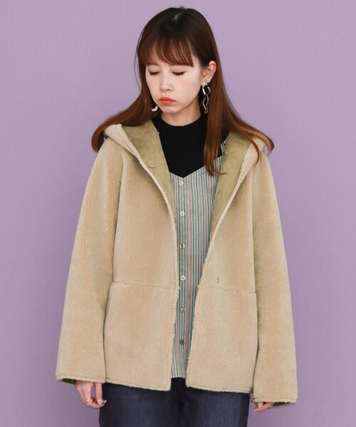 KBF（ケイビーエフ）の「リバーシブルムートンフードジャケット（ジャケット/アウター・レディース・BEIGE/OFF/CHARCOAL・one）」の17枚目の写真