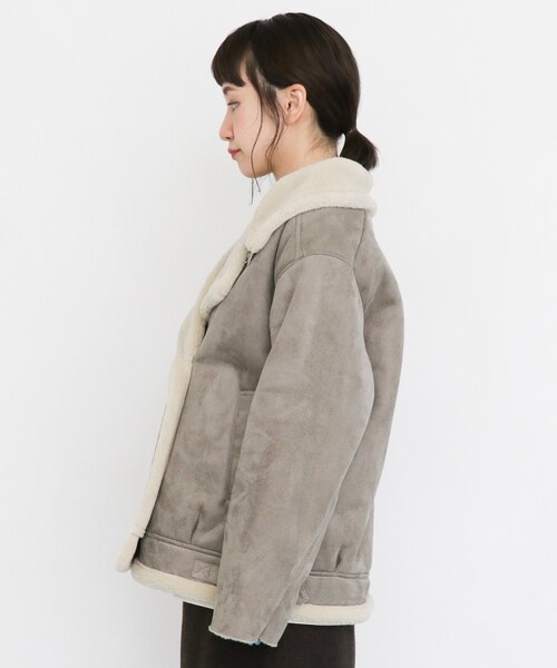 KBF(ケイビーエフ)の「ムスタンBIGジャケット(ジャケット/アウター・レディース・L/BEIGE/GRAY・one)」の4枚目の写真