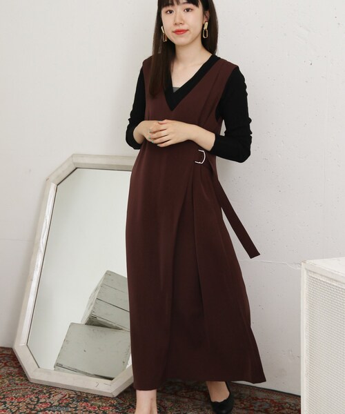 KBF+(ケービーエフプラス)の「KBF+ サイドベルトジャンパースカート(ワンピース/ドレス・レディース・BLACK/D.GREEN/R.BROWN・one)」の2枚目の写真